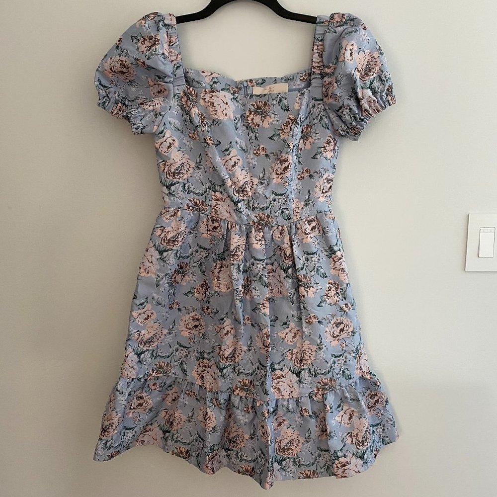 NWOT Gal Meets Glam Puff Sleeve Jacquard Dress